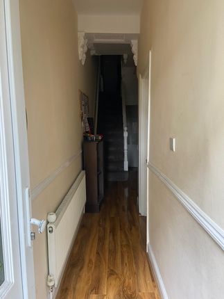 Terraced house to rent in Portway, London