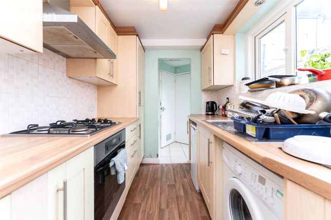 Terraced house to rent in Washington Street, Brighton, East Sussex