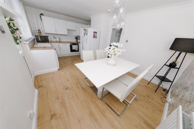 290, Tern Court, Glenrothes photo 2