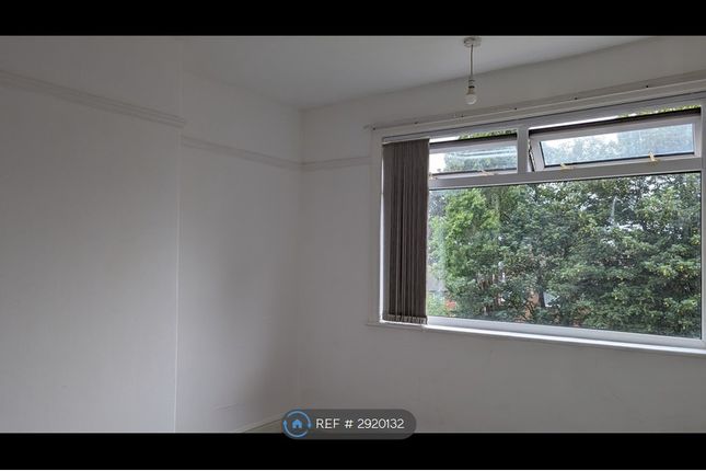 Oakwood Lane, Leeds photo 4