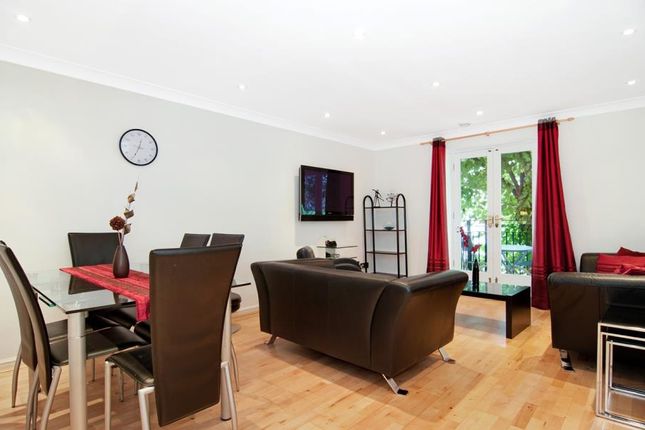 Flat to rent in Rushmore House, Russell Road, Kensington
