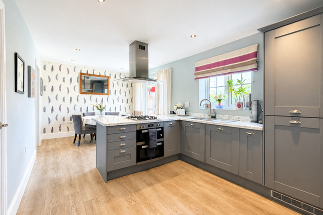 14 The Hawthorns, Oswestry photo 2
