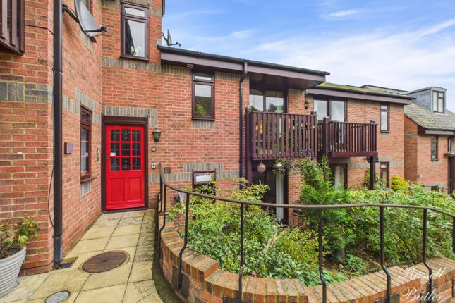 Cam01995G0-Pr0385-Still023