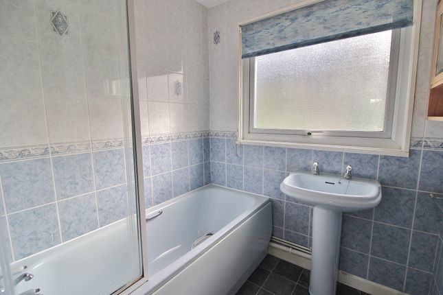 18, Dell Close, Waterlooville photo 3