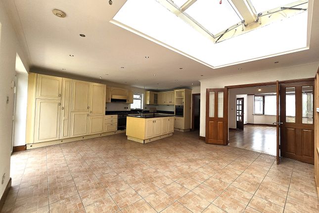 69, Renters Avenue, London photo 3