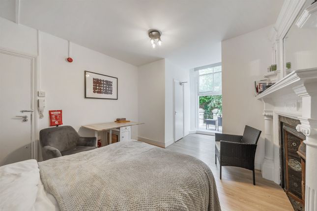 58, Flat 2, Prince's Square, London photo 2