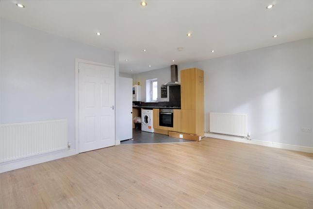 Flat 4, 178, Bye Pass Road, Nottingham photo 4