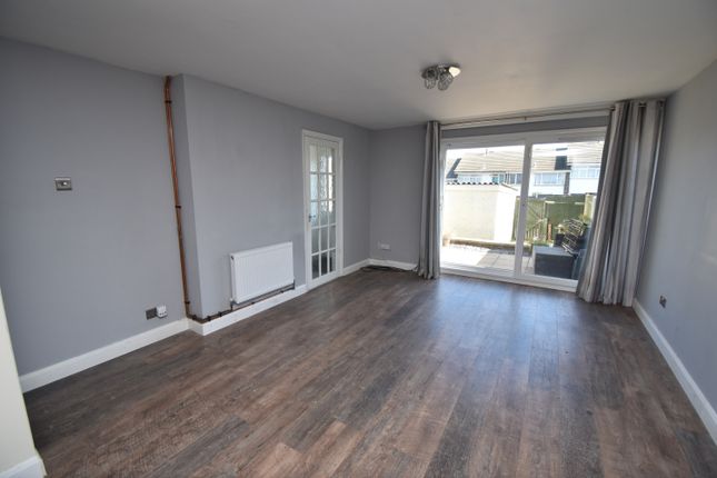 41, Stour Close, Rochester photo 2