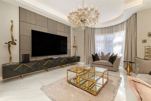 Flat 1, Harewood,, Kingston Vale, London photo 2