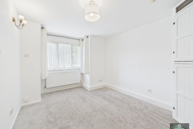 45, Lanercost Road, Crawley photo 2