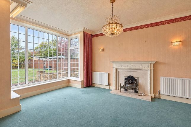 167 Woodford Avenue, Ilford photo 4