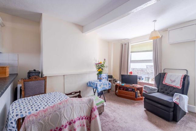 32, North Street, South Molton photo 4