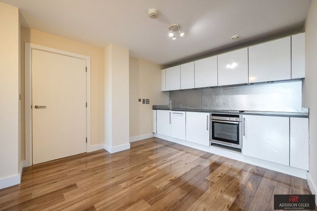 Flat 68, 26, High Street, Berkshire photo 3