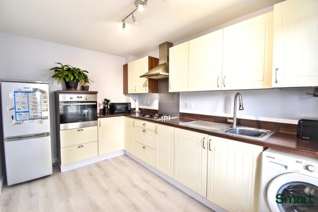 9, Sand Grove, Exeter photo 4