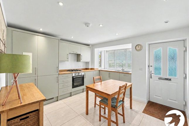 35, Ironside Close, Kent photo 2