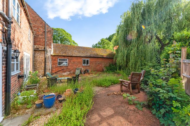 Bramble Cottage, High Street, Newark photo 4