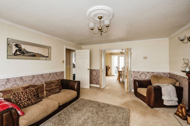 2, Dee Place, West Glamorgan photo 2