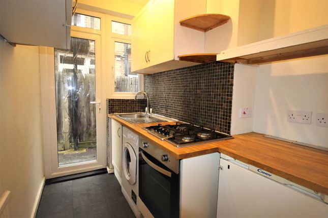 Flat to rent in (Ground Floor) Edward Road, Walthamstow