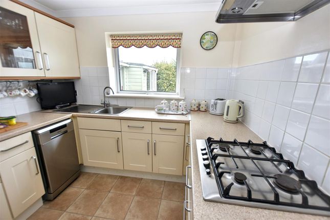 17, Penlean Close, Redruth photo 4