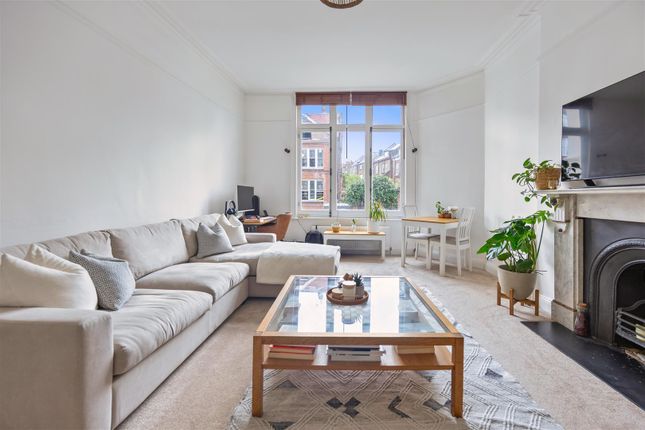 Flat to rent in Canfield Gardens, London