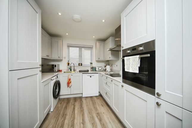 52, Mattravers Way, Taunton photo 3