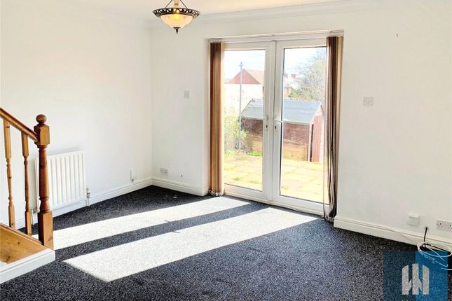 25a, Northway, Mirfield photo 3