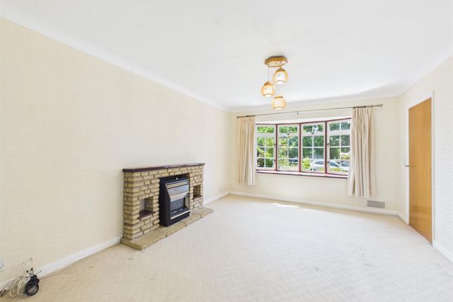 57, Seaford Close, Ruislip photo 3