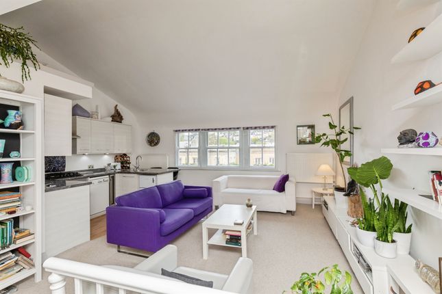 Flat 3, 10, Dorchester Street, Bath photo 4