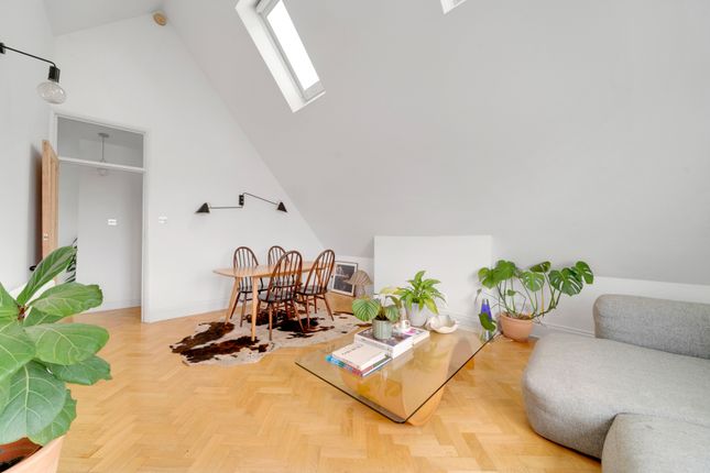 Thumbnail Maisonette for sale in Bethune Road, London