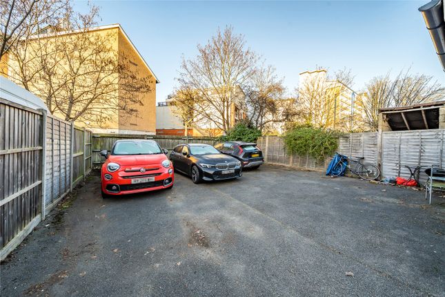 Flat for sale in Palace Grove, Bromley