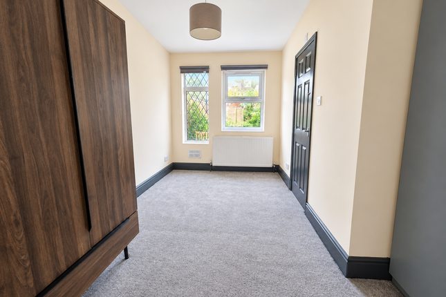 Warham Road, London photo 4