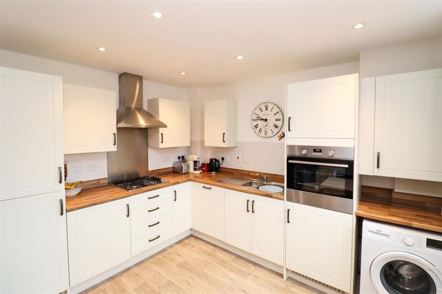 9 Willis House, Jubilee Drive, Fleet photo 3
