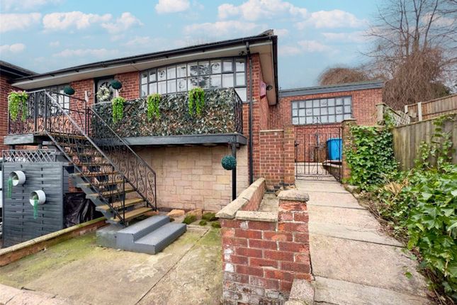 2-bed bungalow on Far New Close, Nottingham, £190,000