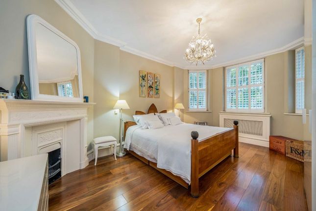 101, Oakwood Court, London photo 4