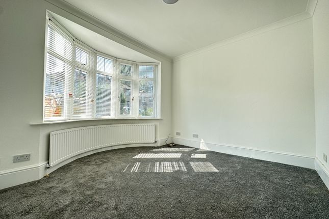 180, Moordown, London photo 4