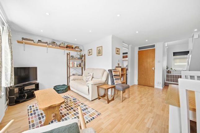 11 Brentwood Court, Cambridge photo 2