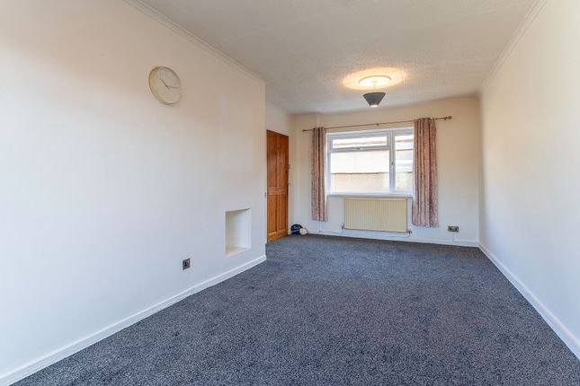 10 Forsythia Close, Newport photo 4