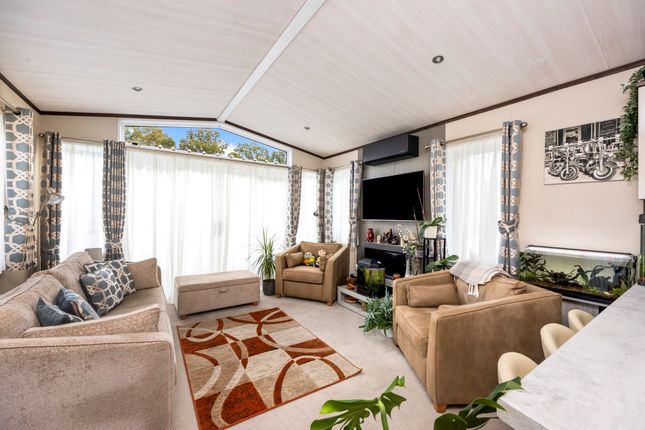 31 Downsview Park, Bramlands Lane, Henfield photo 2