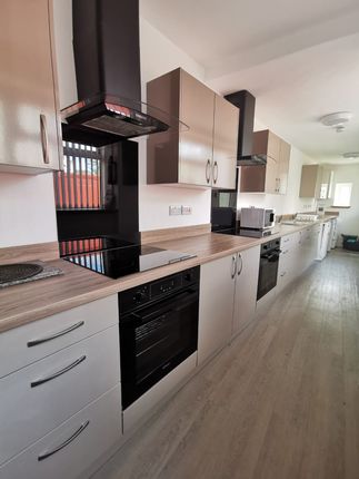 Thumbnail Property to rent in St Helens Avenue, Brynmill, Swansea