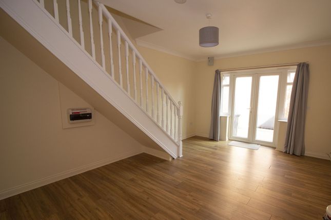 6, Lees Court, Sudbury photo 5