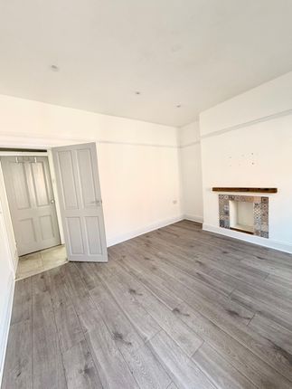 45 Spring Street, Penistone, Barnsley photo 3