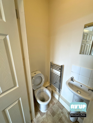 Room 1, 4 Rainton Road, Doncaster photo 4
