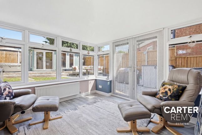 2, Cherry Tree Close, Grays photo 4