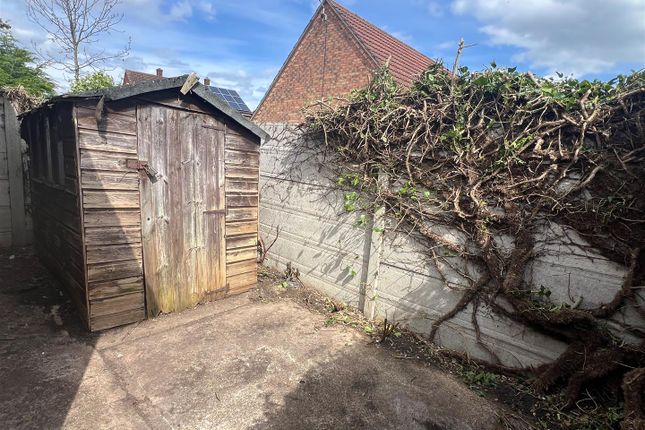 Terraced bungalow for sale in Holmes Field, Bassingham, Lincoln