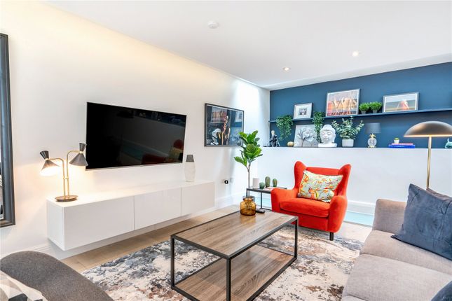 (SHORT LET) Flat 1, 64, Lincoln's Inn Fields, London photo 4