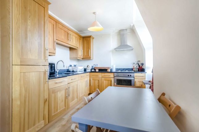 Flat 2, 75, Station Road, Hampton photo 3
