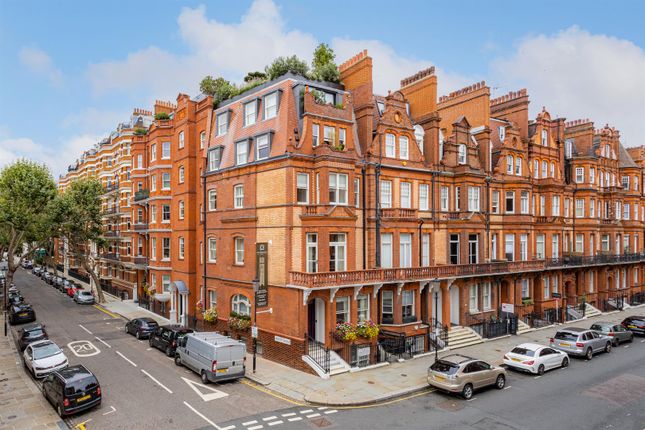 Thumbnail Flat for sale in Draycott Place, London