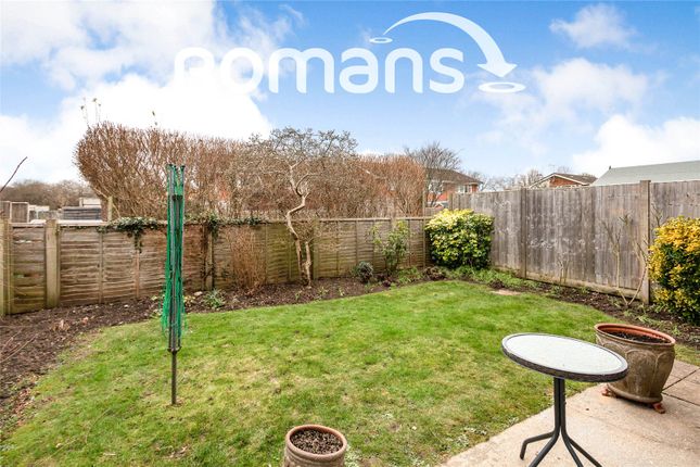 Ellison Way, Farnham photo 2