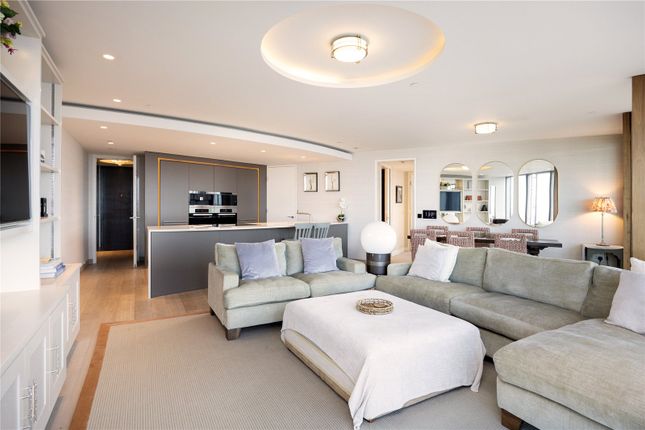 Apartment 20, 1, St. George Wharf, London photo 3