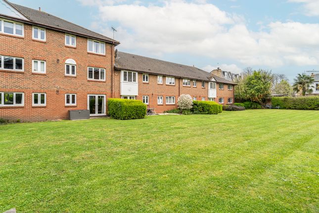 13, Barnfield Close, London photo 3